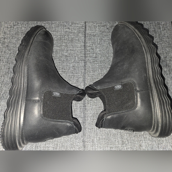 Hey Dude Womens Branson Craft Leather Boot - Size 9 - Worn twice - Color Black - Picture 6 of 7